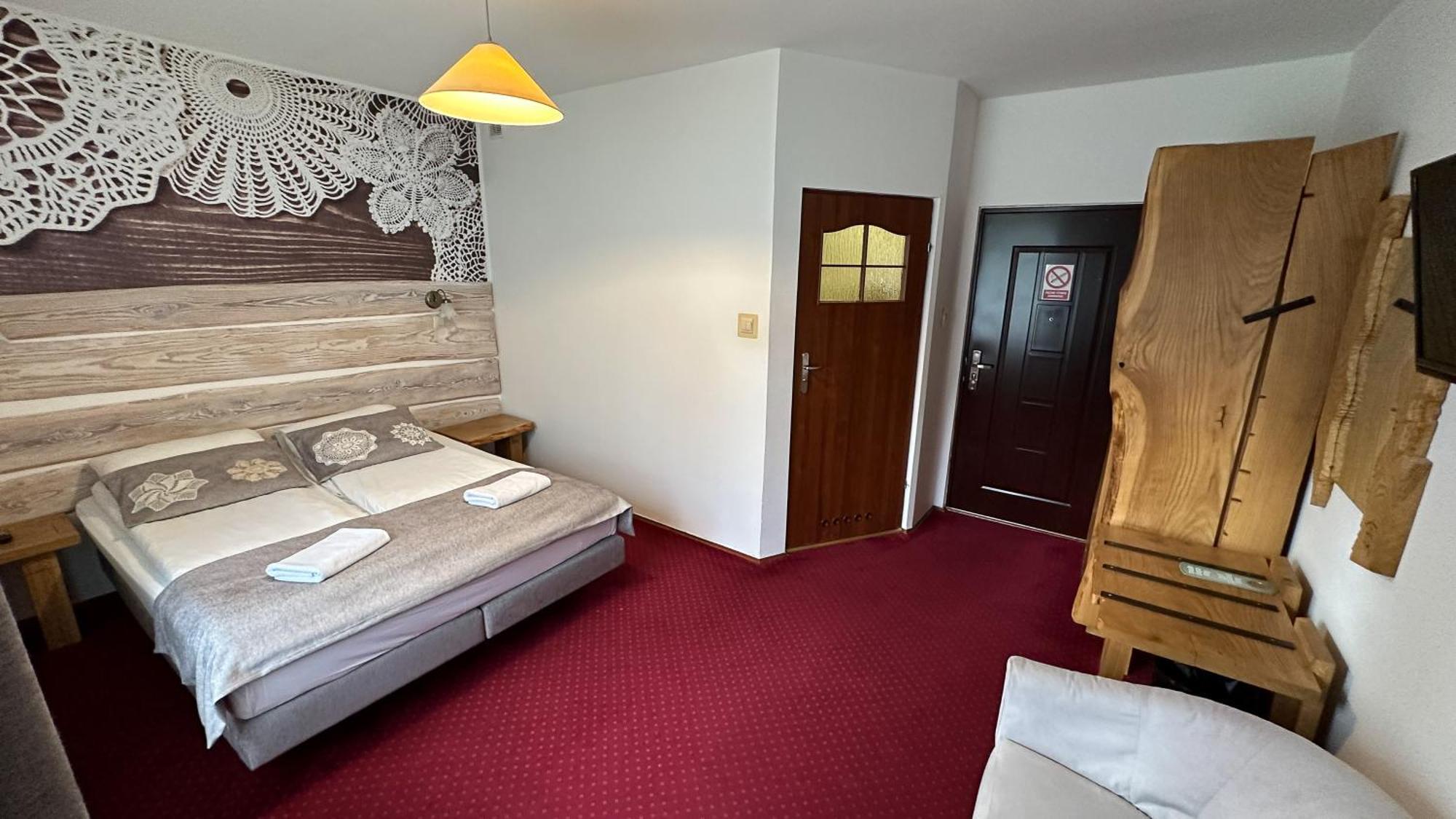 Hotel Dwor 3*